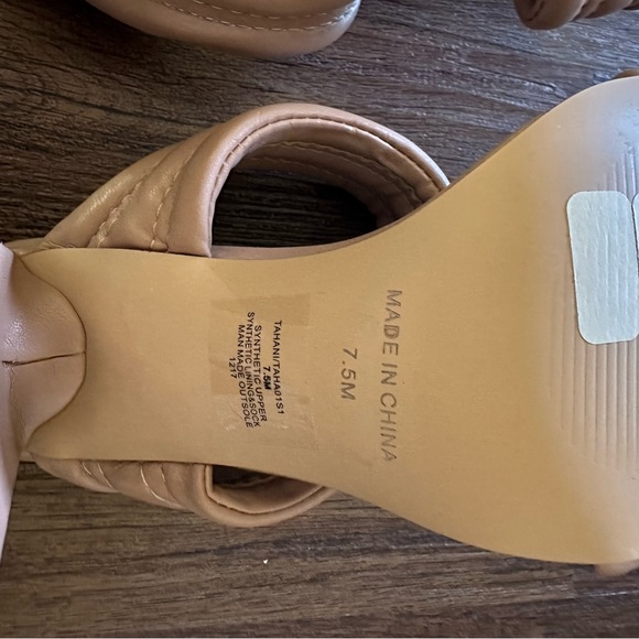 Steve Madden Tahani Nude Block Heel Size 7.5 - Picture 8 of 10